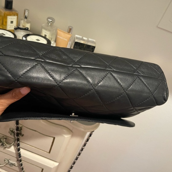 Chanel “In The Business” Maxi - Picture 6 of 13